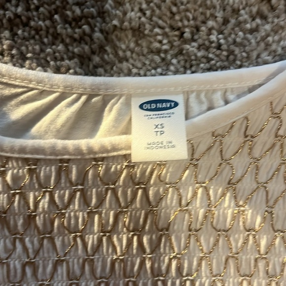Old navy white and gold half sleeve blouse - Picture 2 of 2